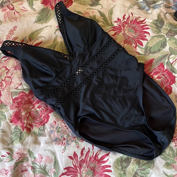 SWIMSUITS FOR ALL Size 10 Vneck Swimsuit Embroidered "Peek-A-Boo" Trim $98 NEW - Picture 5 of 16